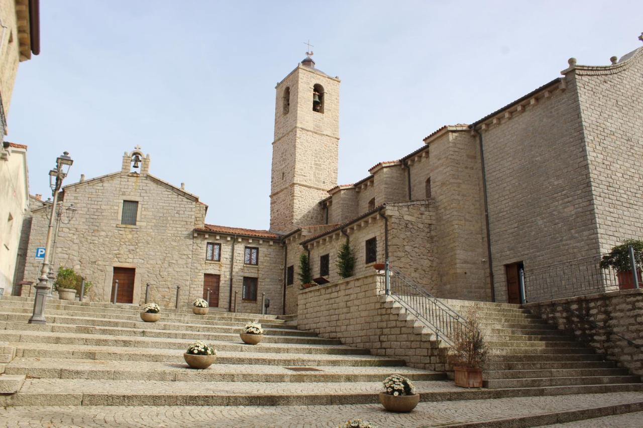 La Vecchia Posta B&B Calangianus Exterior foto